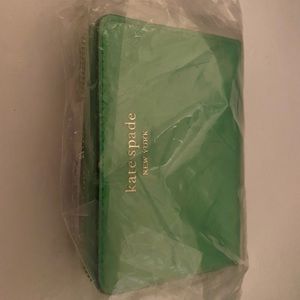 COPY - Kate spade zip card case green(brand new)